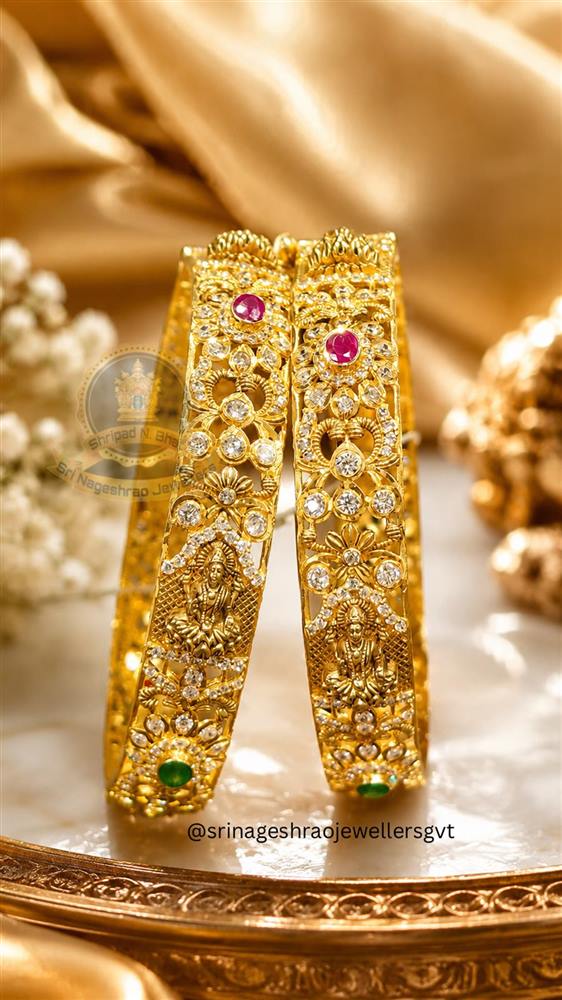 Gold jewellery collection